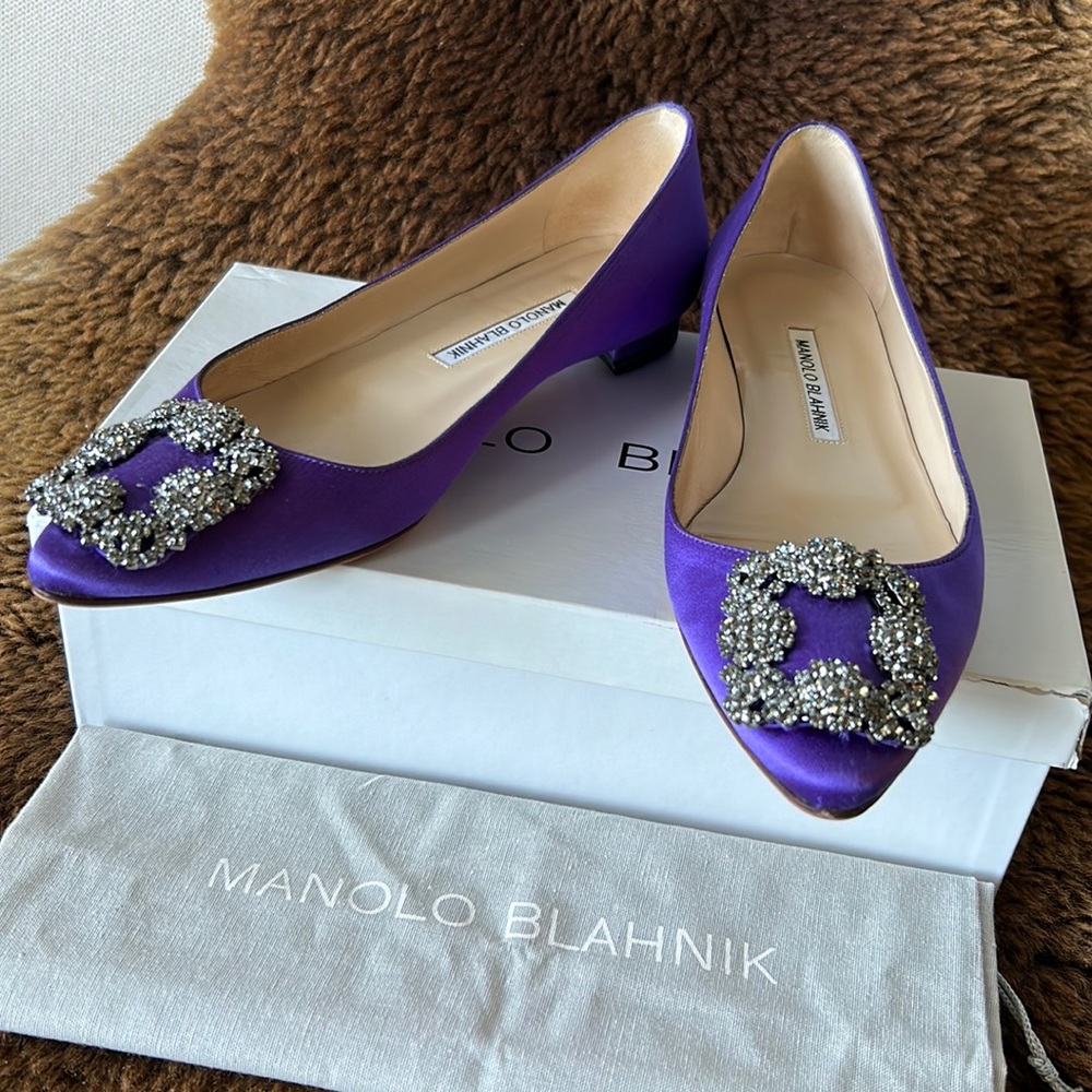 Manolo Blahnik Hangisi Satin Flats - Picture 1 of 13
